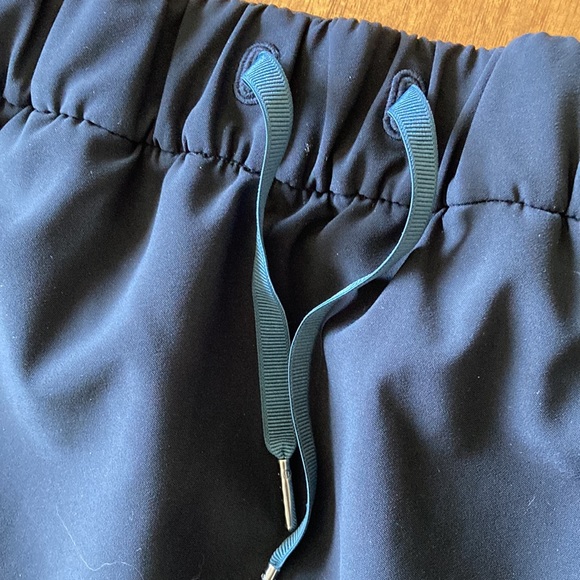 Lululemon skirt - Picture 3 of 8